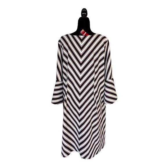 Avenue Womens Dress Size 22 24 Pink Black Cream Textured Bell Sleeve Chevron NEW - Picture 2 of 4